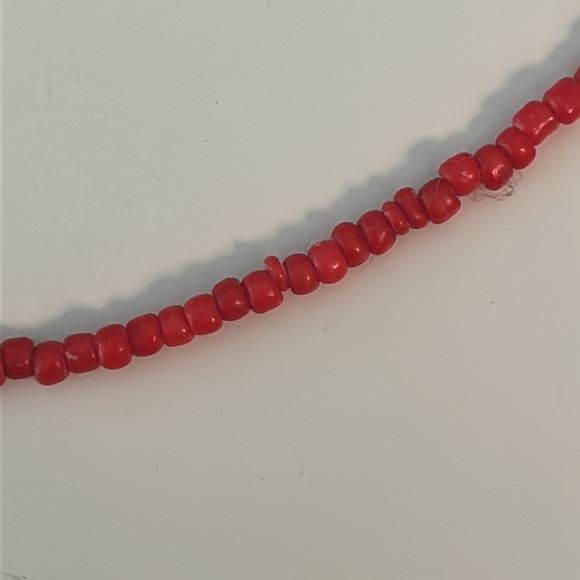 red beaded choker necklace - Picture 2 of 3